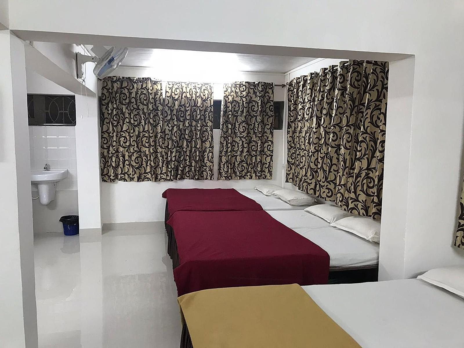 Hotel Priti International Double Room AC