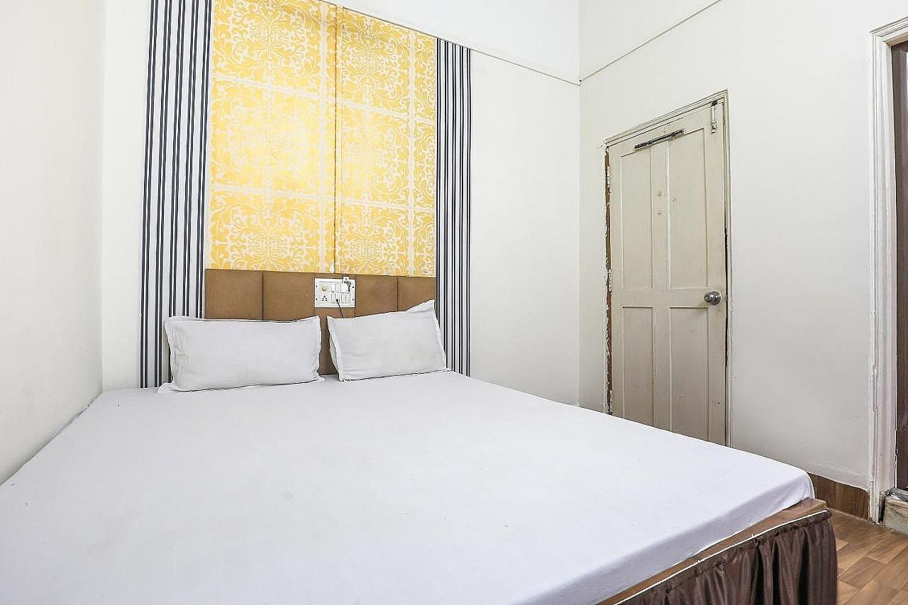 Hotel Priti International Double Room AC 7