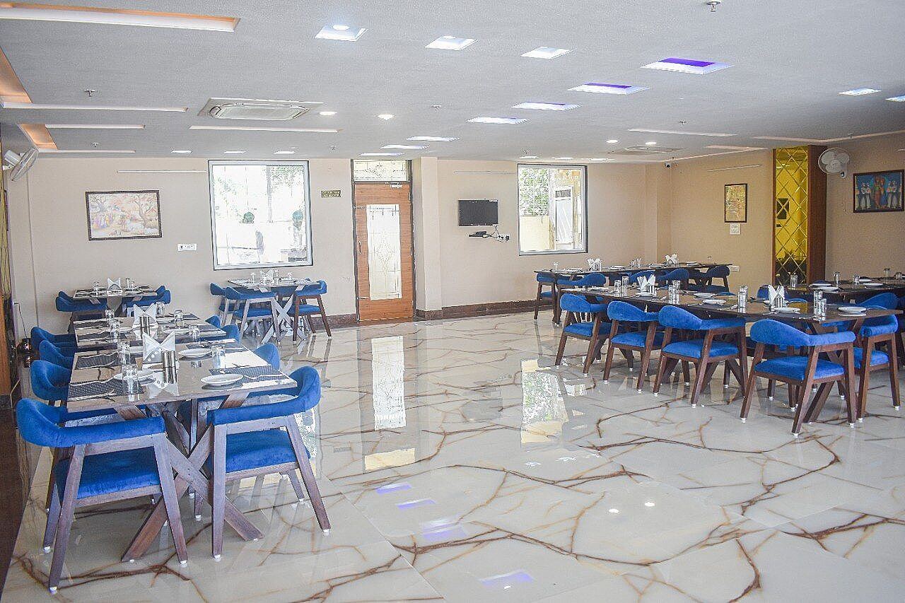 Food & Dining