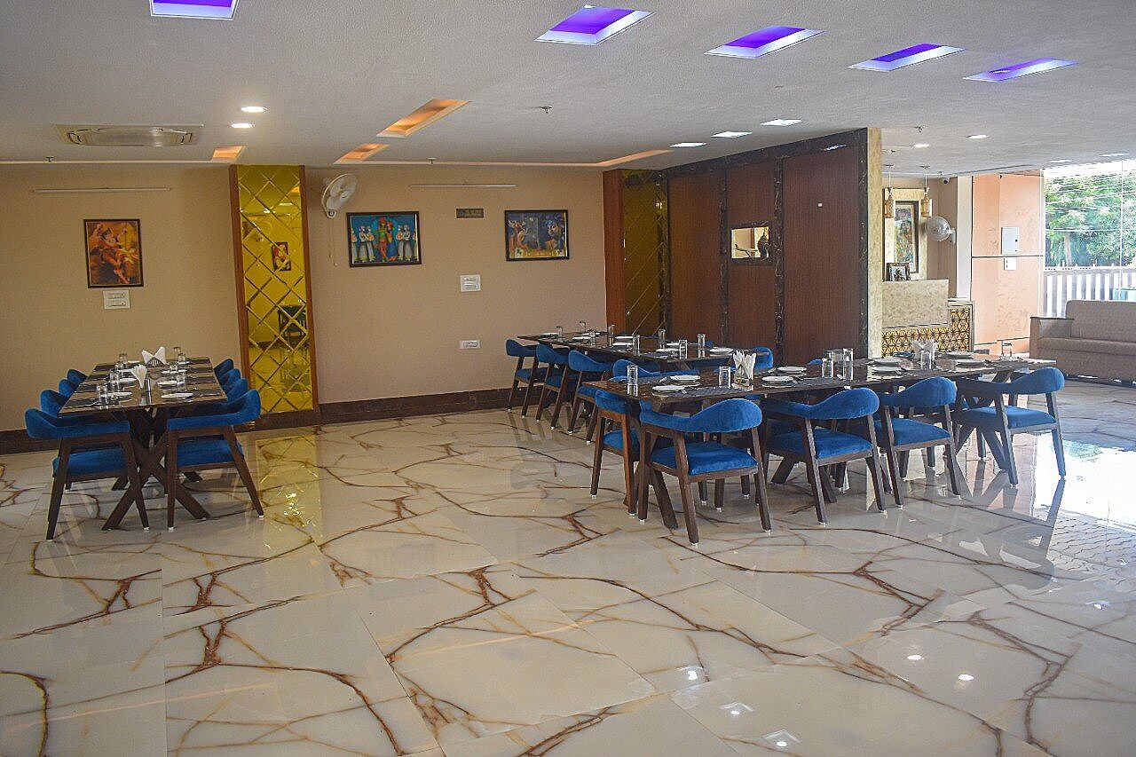 Food & Dining