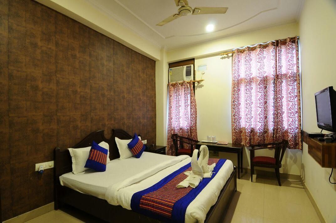Hotel Sarthi Deluxe Room 6