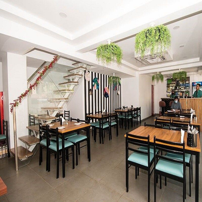 Food & Dining