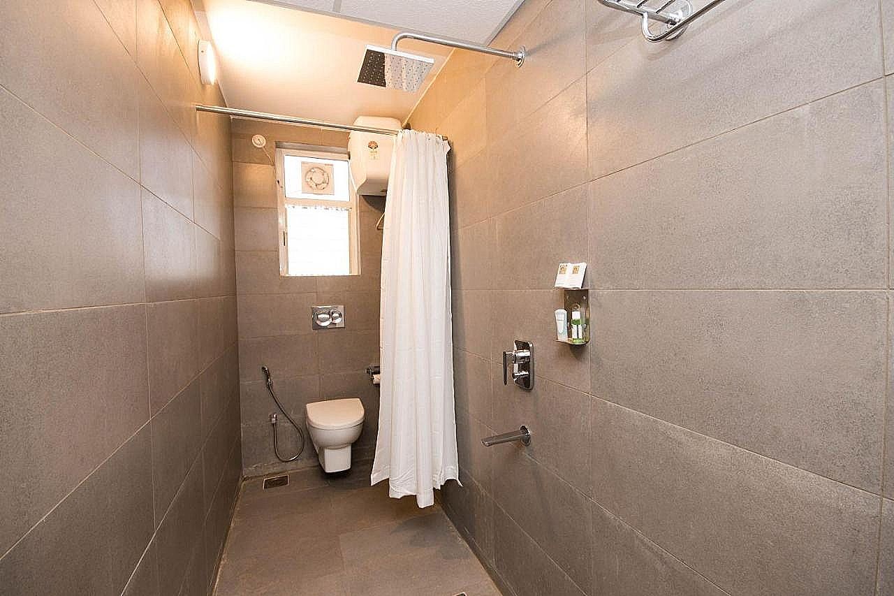 Hotel Vemara Standard Room 4
