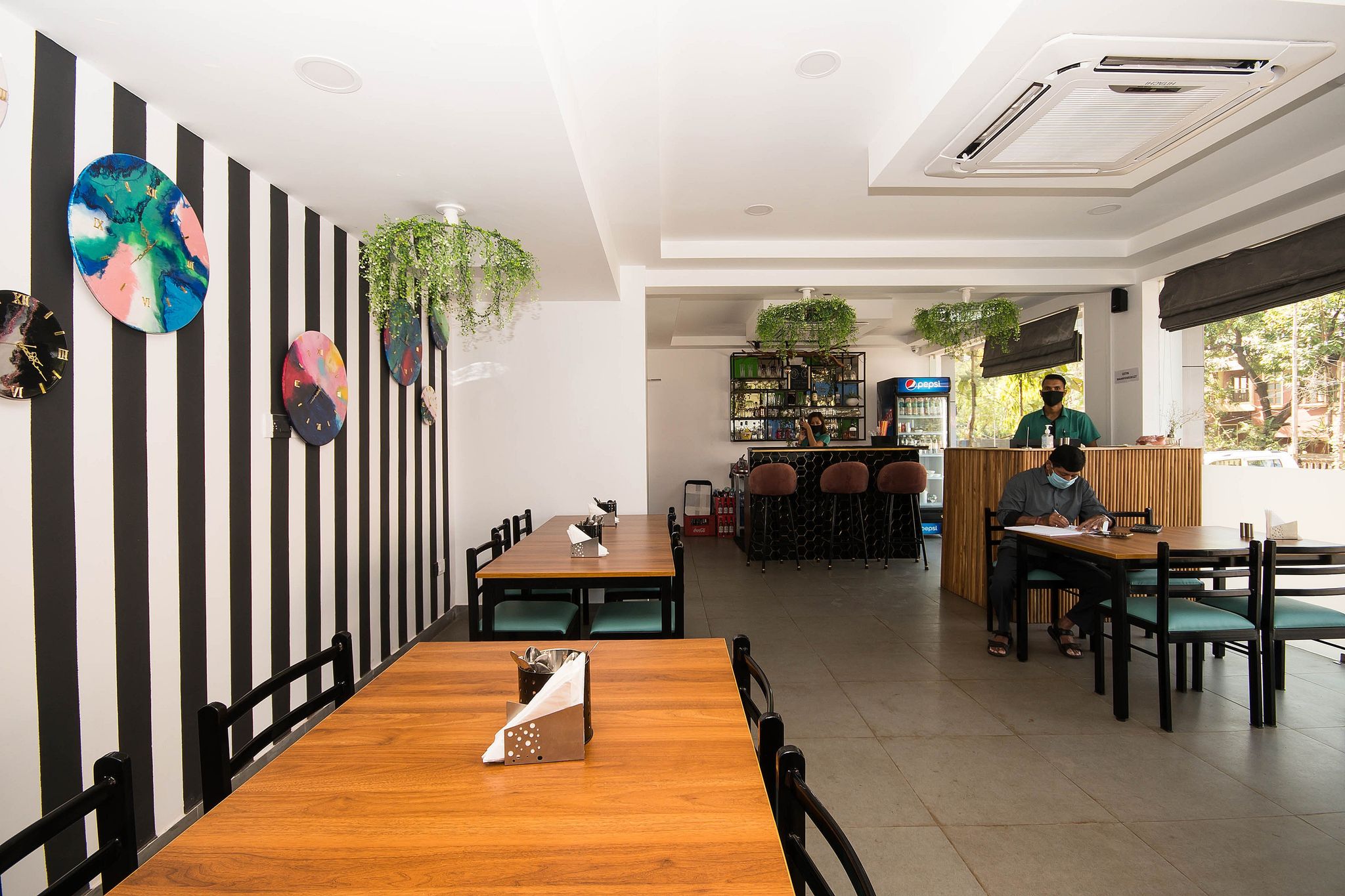 Food & Dining