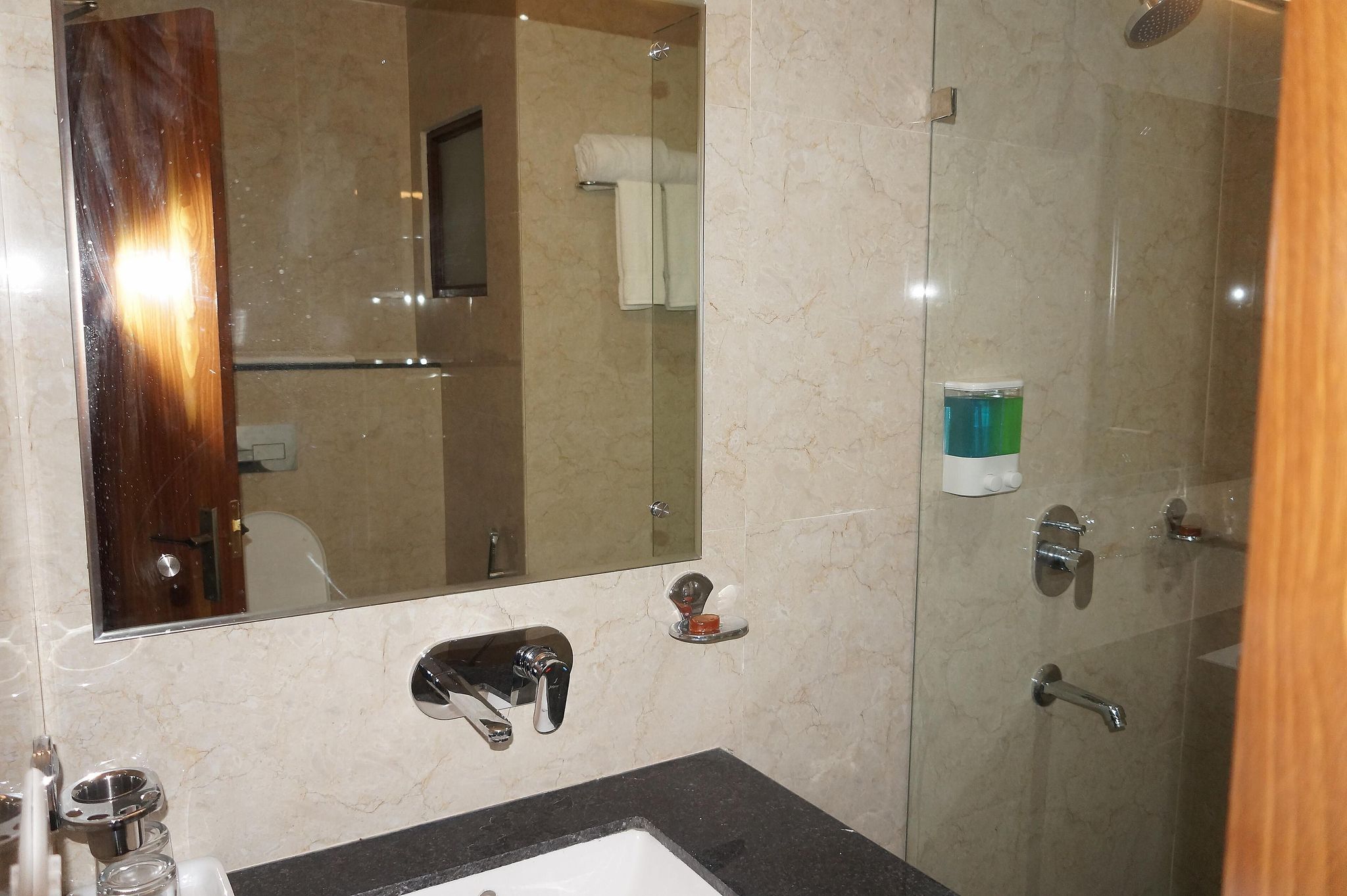 Neel Clarks Inn Agra Deluxe King Bed Room 4