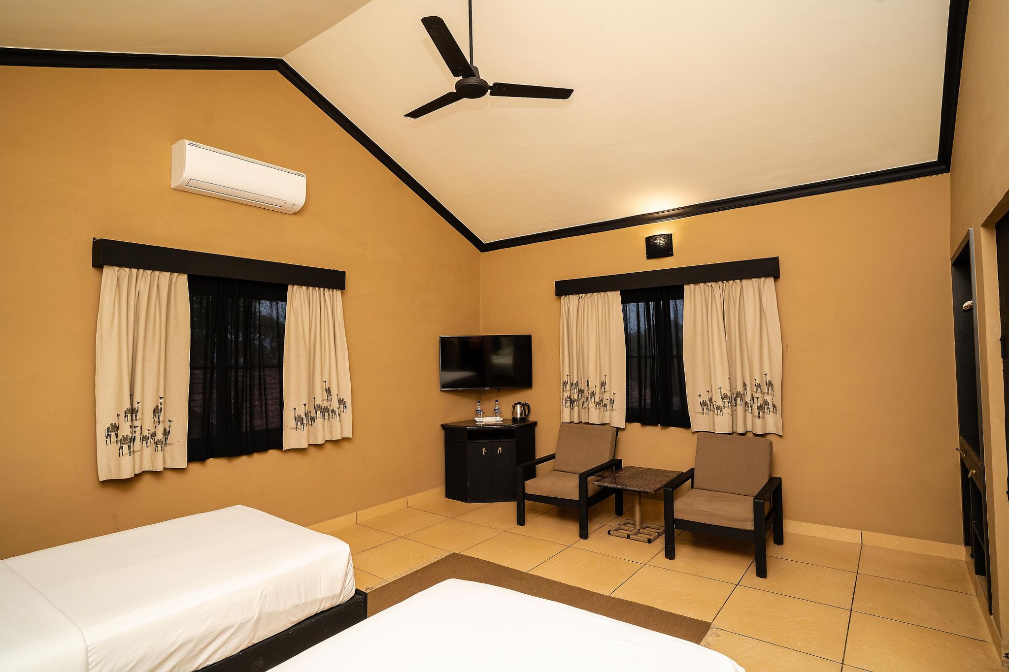 Clarks Safari Pushkar Deluxe Cottage Twin  4