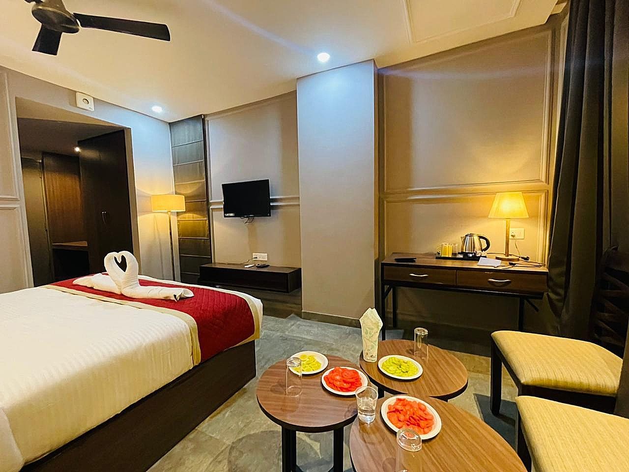 The Lalit international Deluxe Room 12