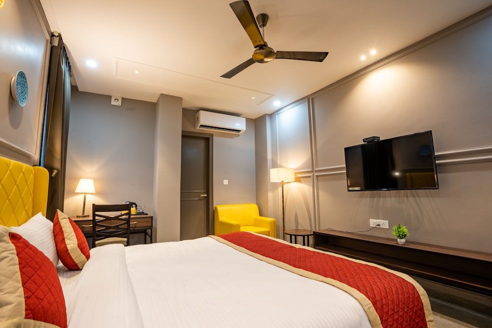 Lalit International By The Rameshwary Deluxe Room 5