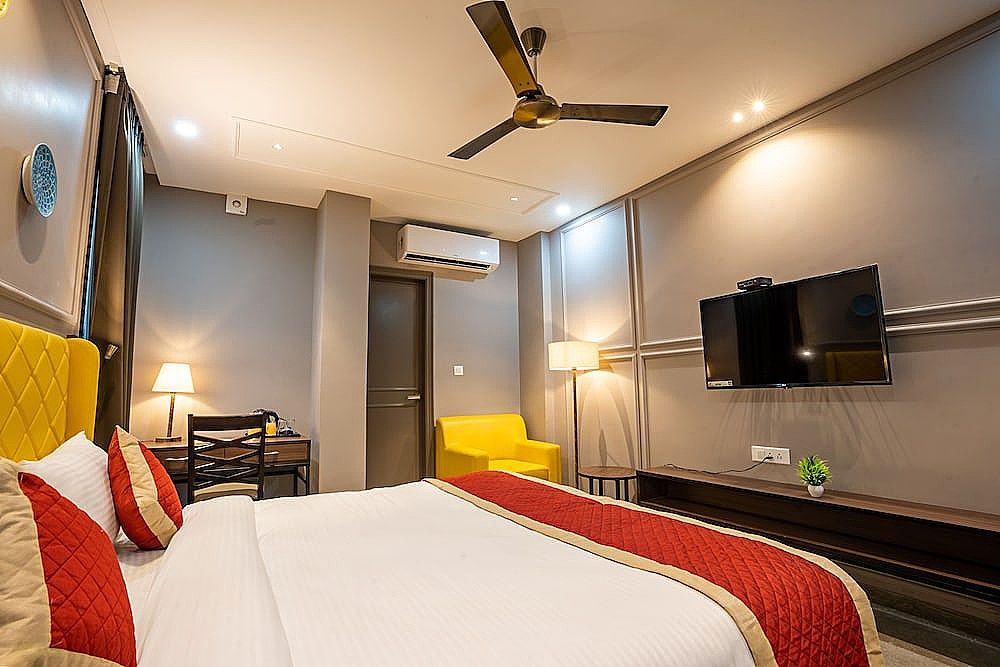 The Lalit international Deluxe Room 2