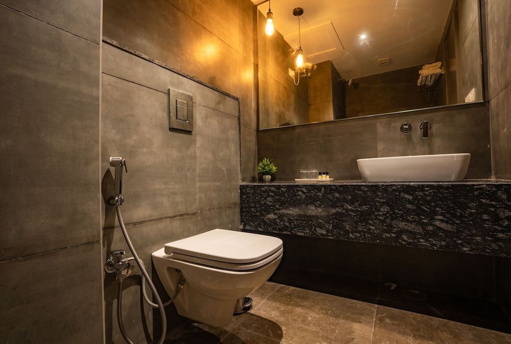 Lalit International By The Rameshwary Deluxe Room 9