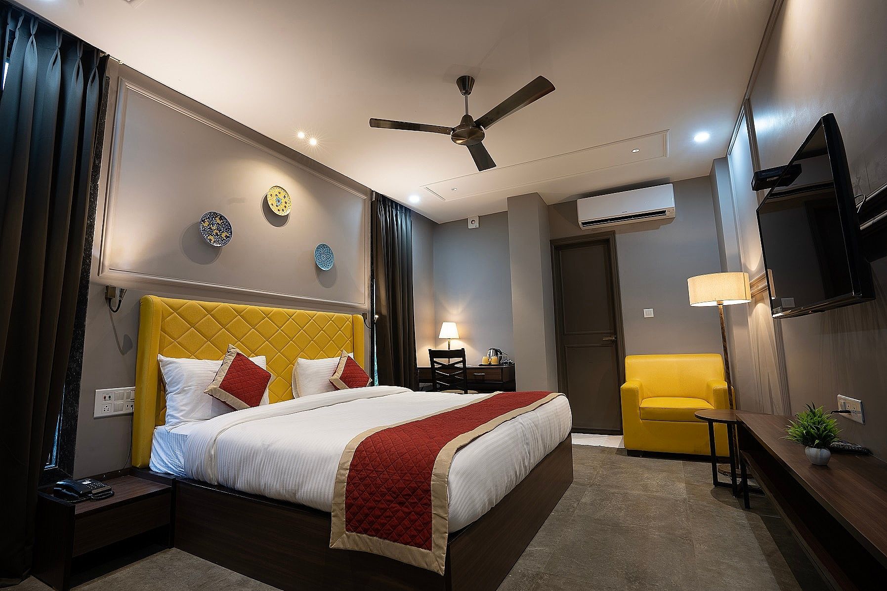 The Lalit international Deluxe Room 10