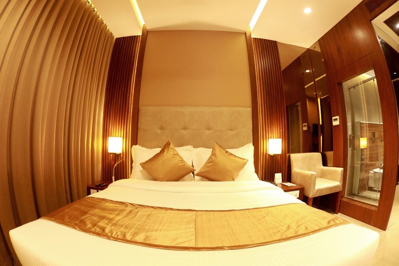 Magnet Hotel Deluxe Room 4