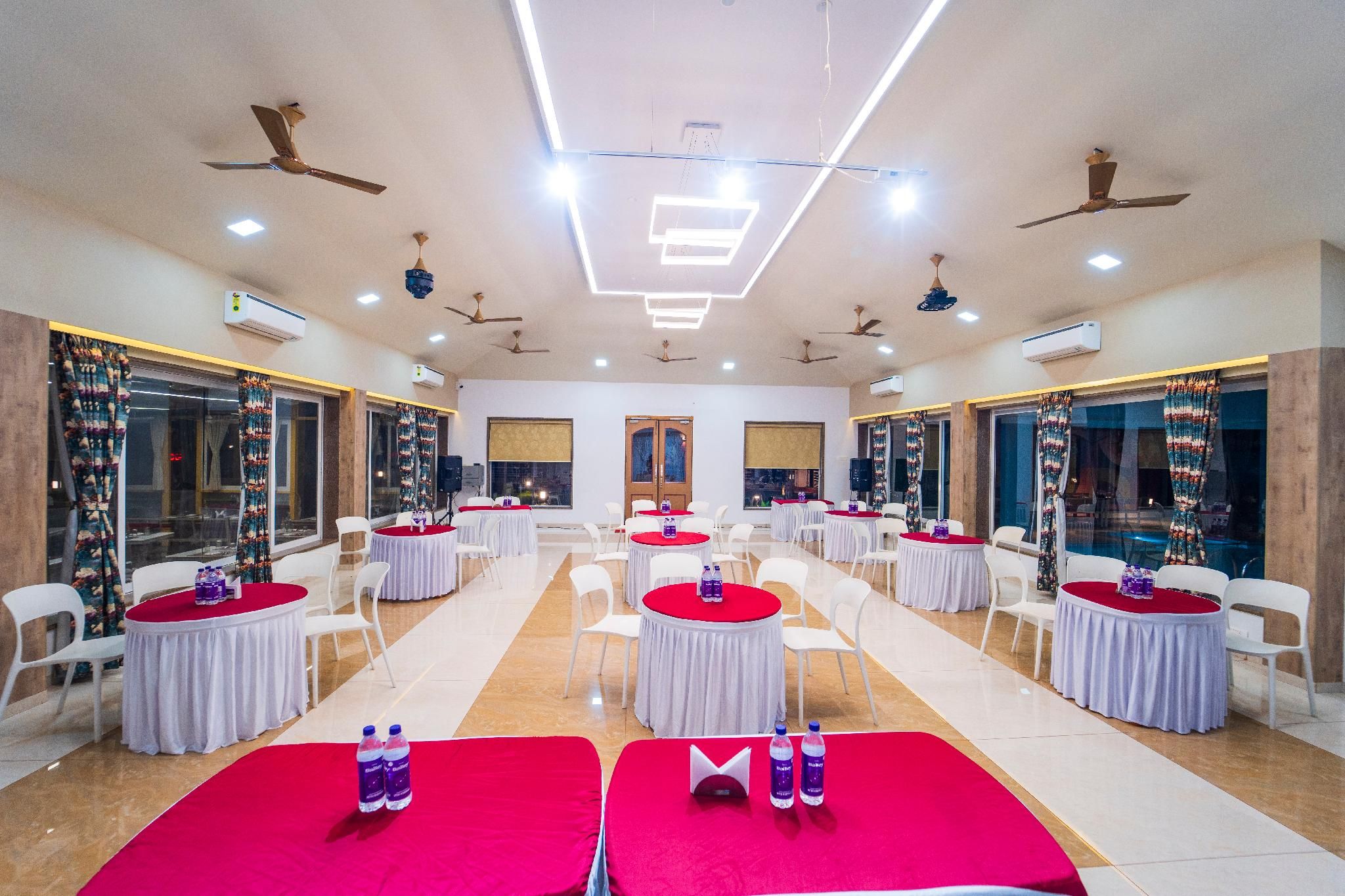 Banquet hall