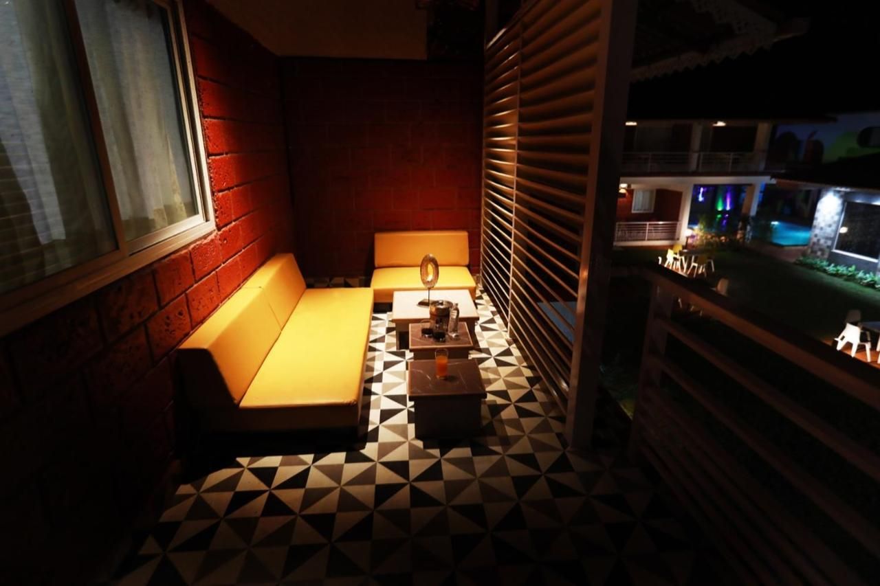 Food & Dining