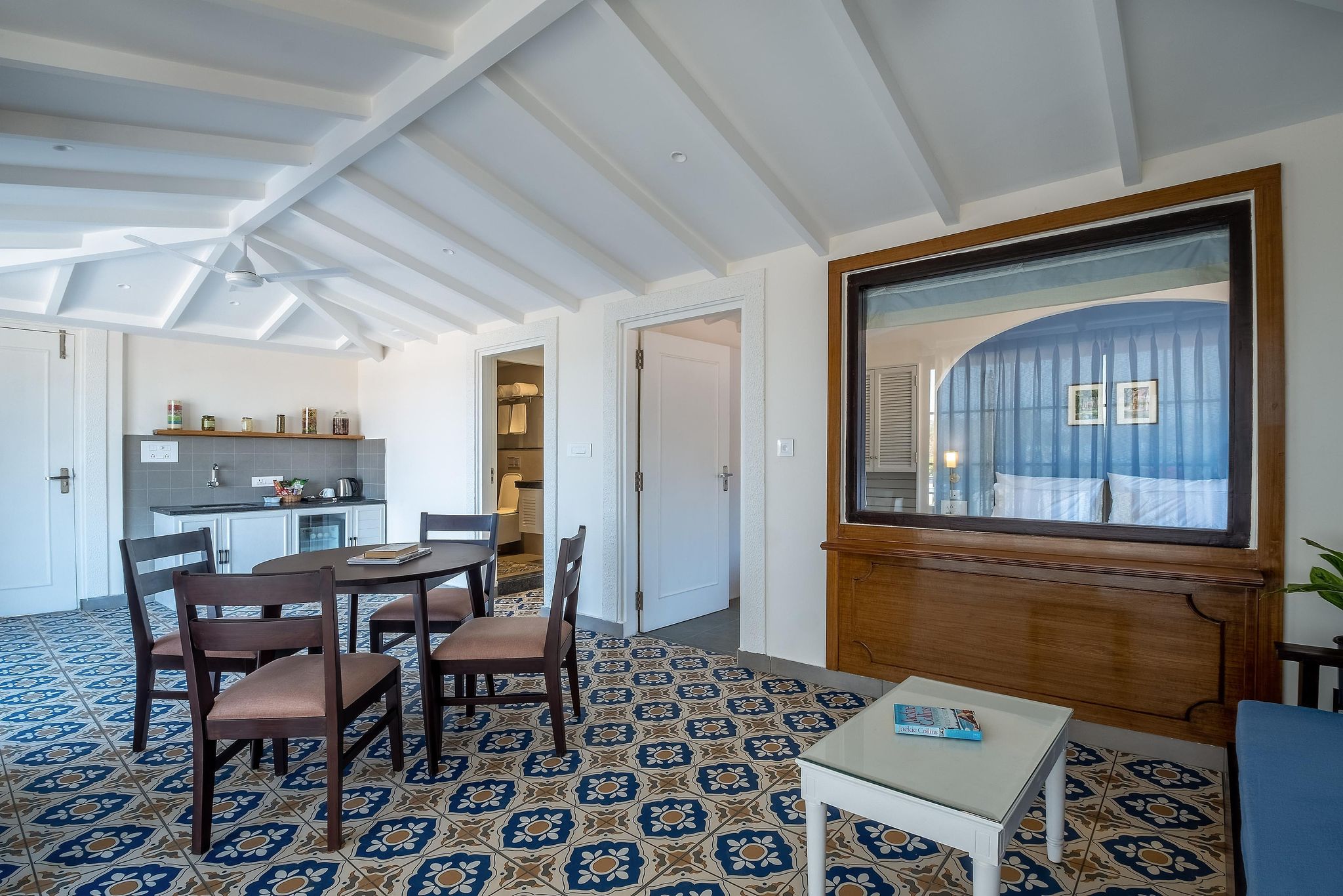 Suite Room - King Size Bed & Sofa Bed