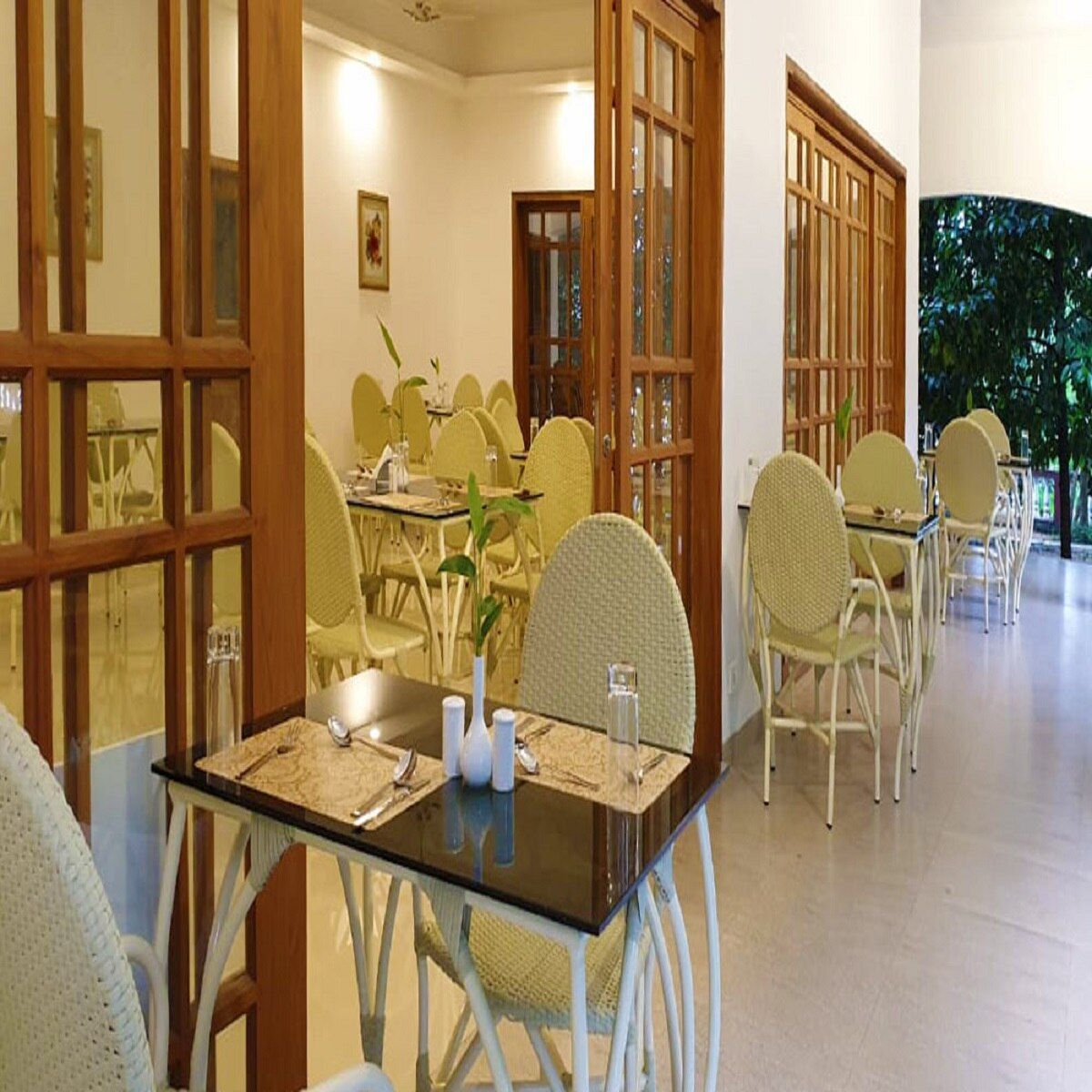 Food & Dining