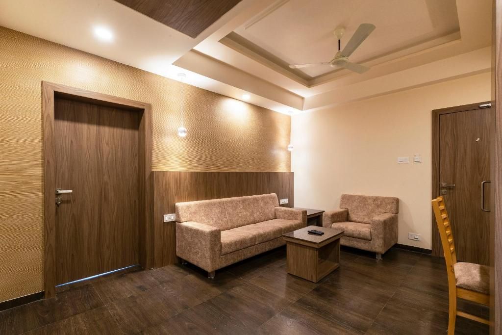 Pride Biznotel Sasan Gir Deluxe Room 13