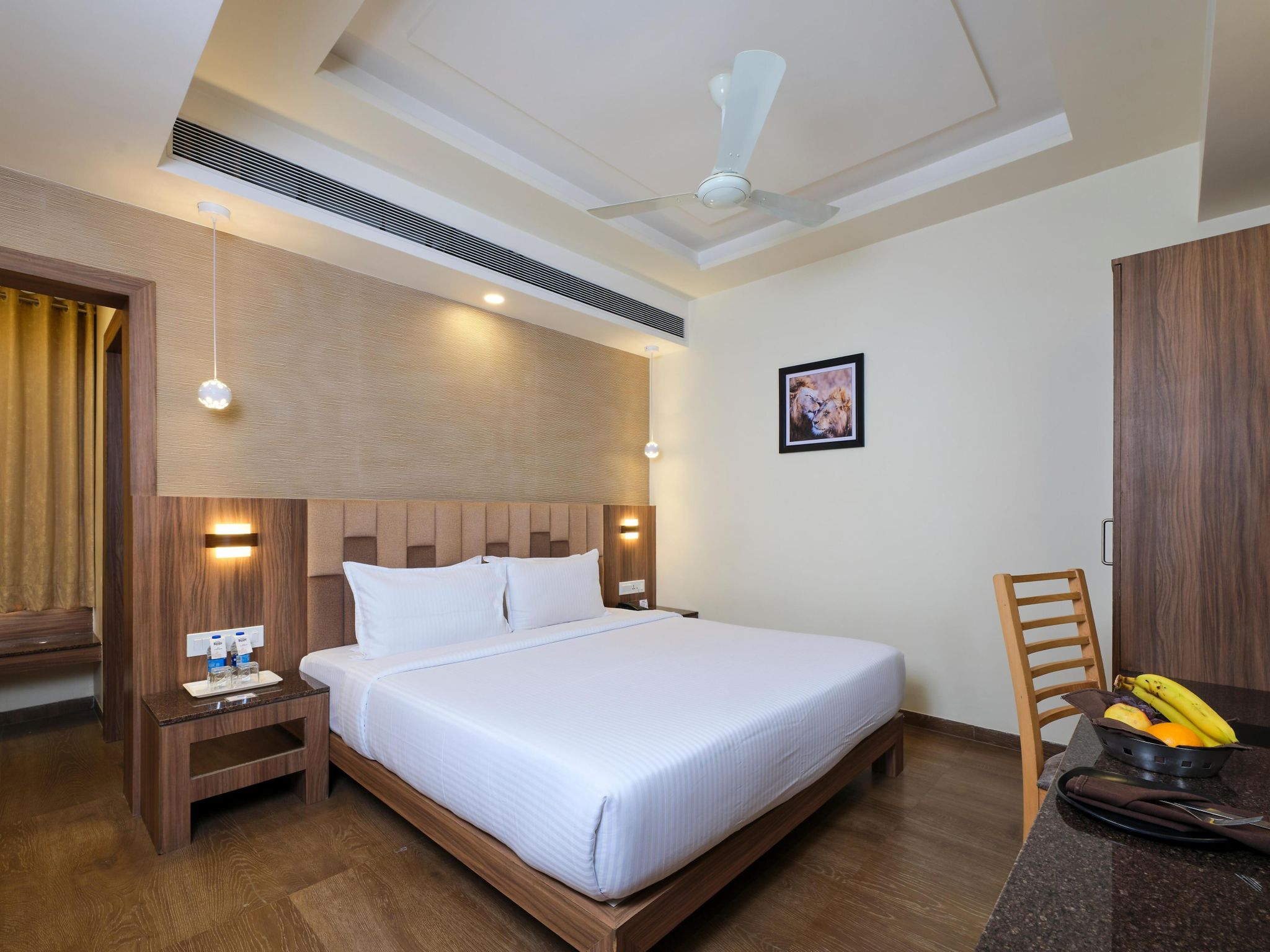 Pride Biznotel Sasan Gir Deluxe Room 2