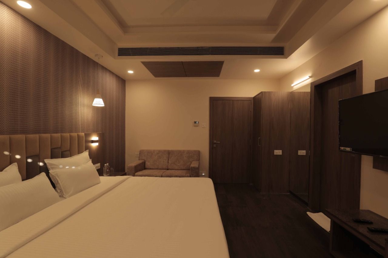 Pride Biznotel Sasan Gir Deluxe Room 4