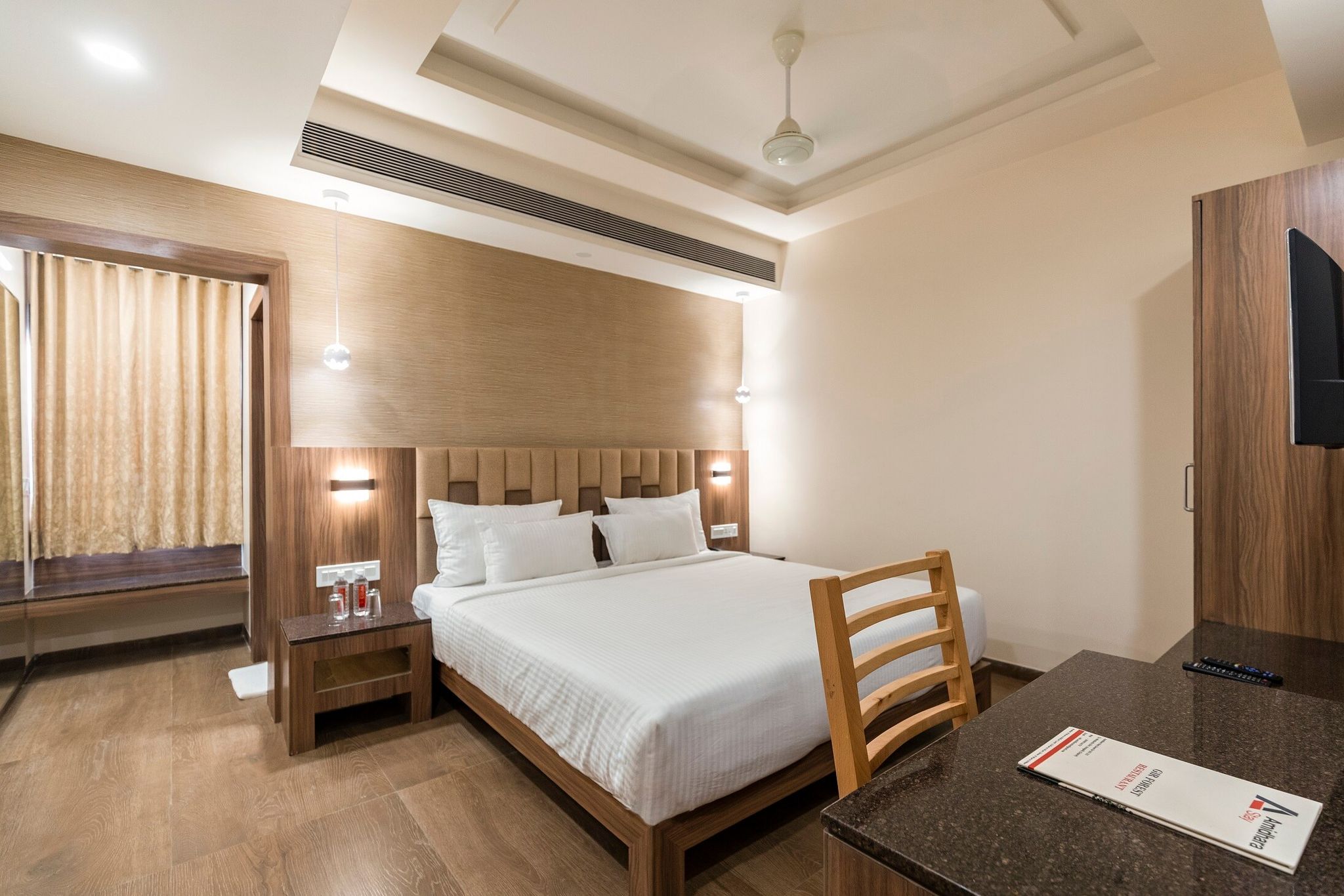 Pride Biznotel Sasan Gir Deluxe Room 9