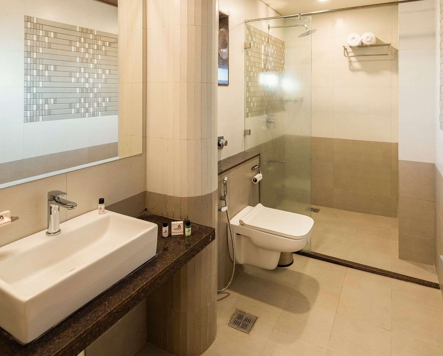 Pride Biznotel Sasan Gir Deluxe Room 12