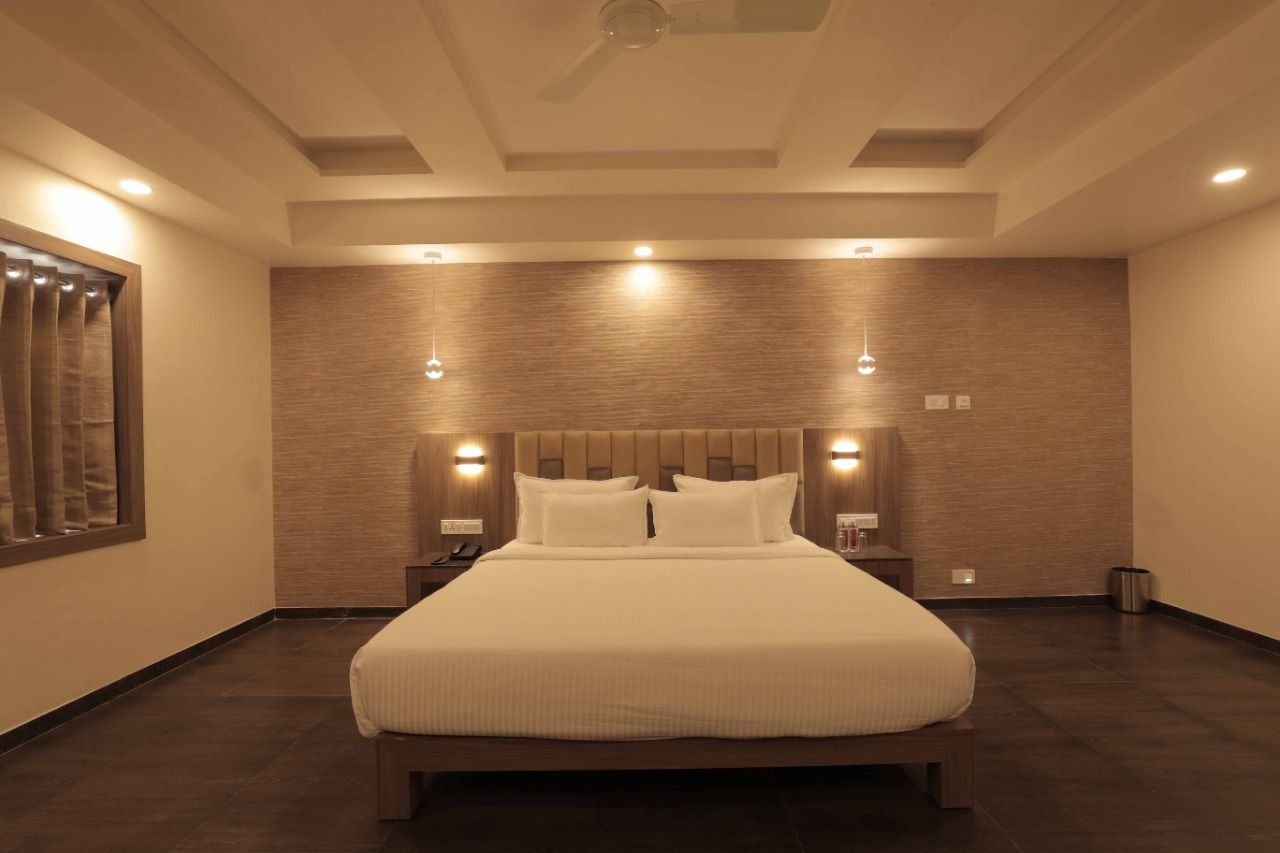 Pride Biznotel Sasan Gir Deluxe Room 11