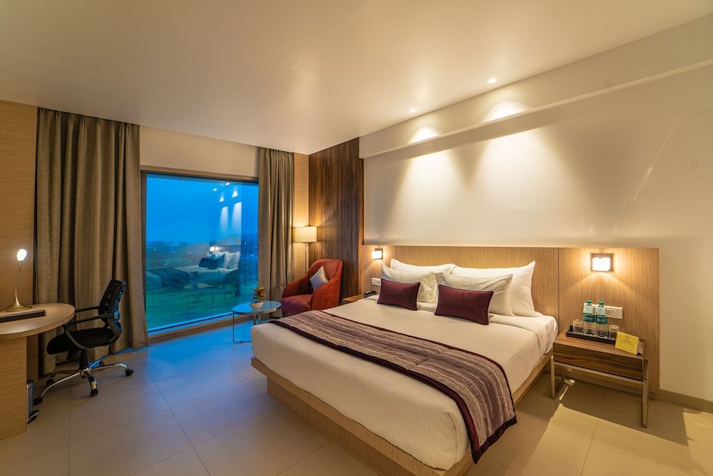 Rakabi The Fern, Igatpuri Winter Green Room