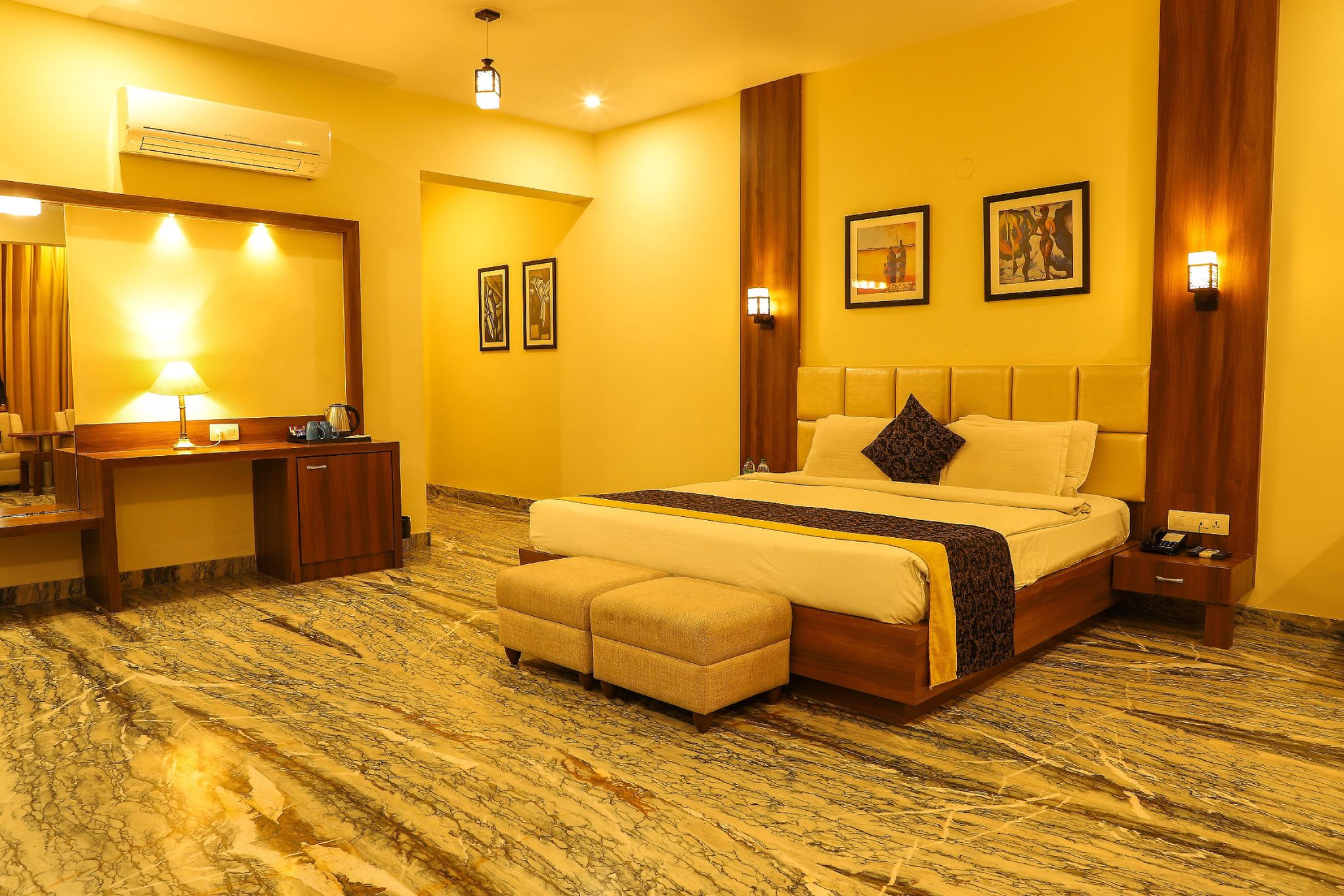 Premier Lake View Twin Room