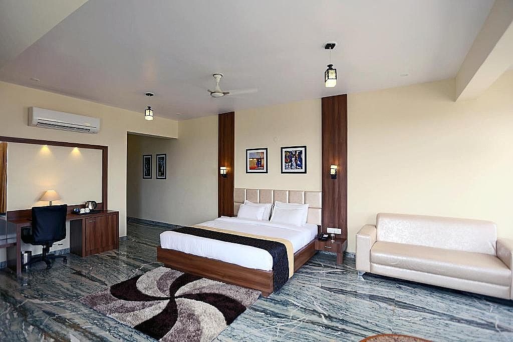 Luxury Suite Lake View