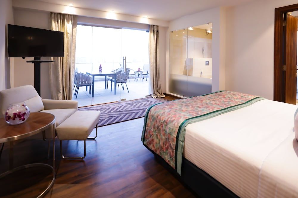 Regenta Suites Gurugram, Sohna Road, Sector 49 Executive Double Room with Balcony 3