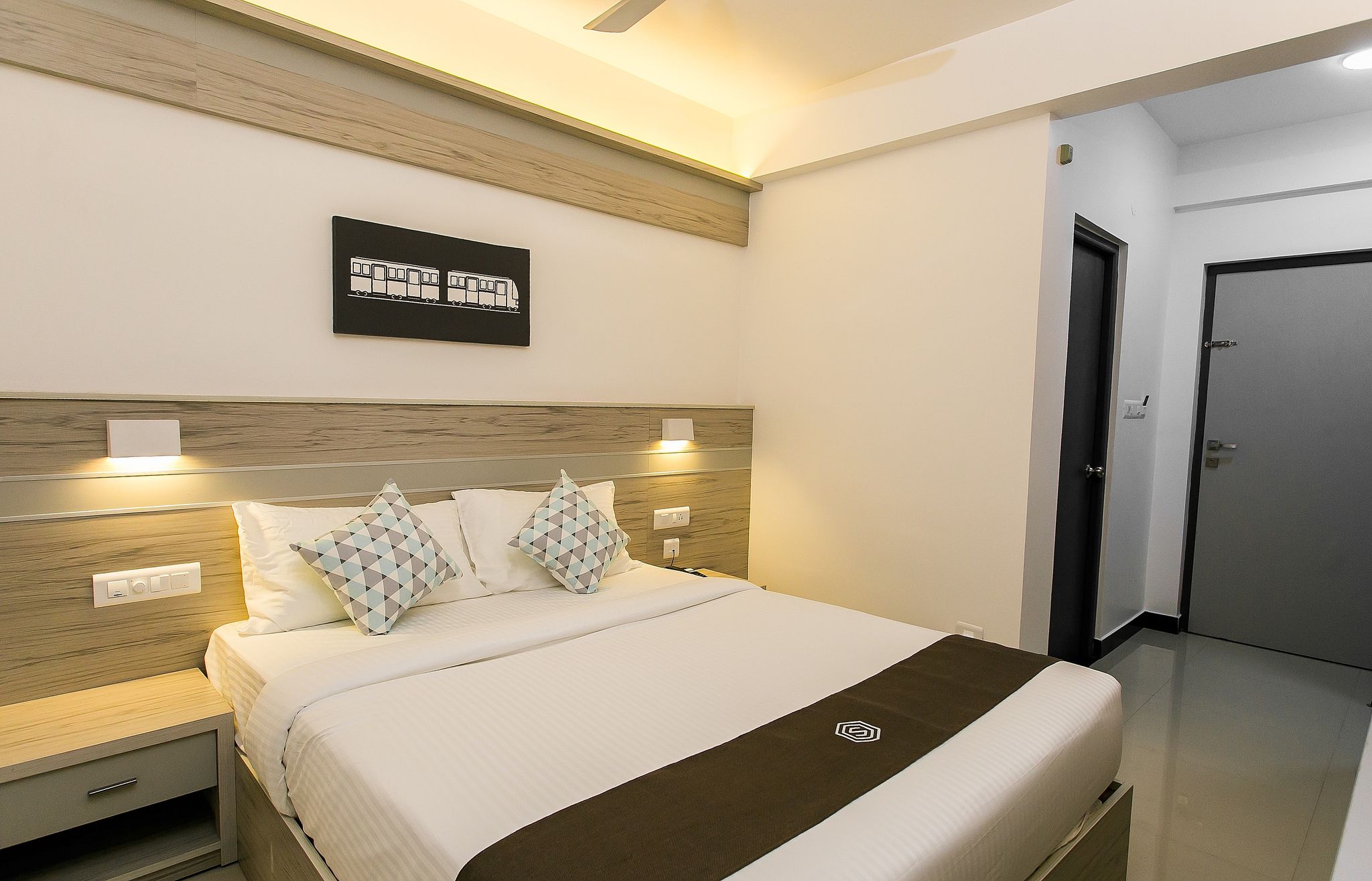 Sapphire Club Metro Deluxe Double Room 14