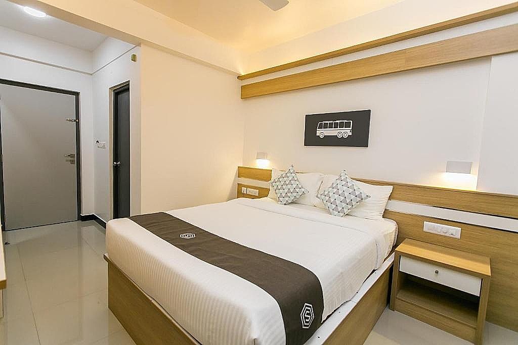 undefined Sapphire Club Metro 5