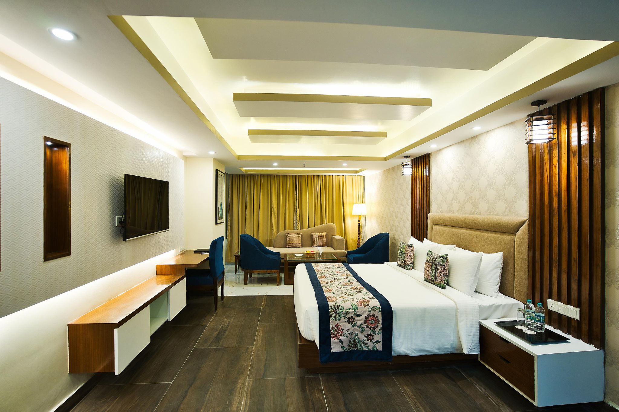 Premium Room with Balcony and Bathtub