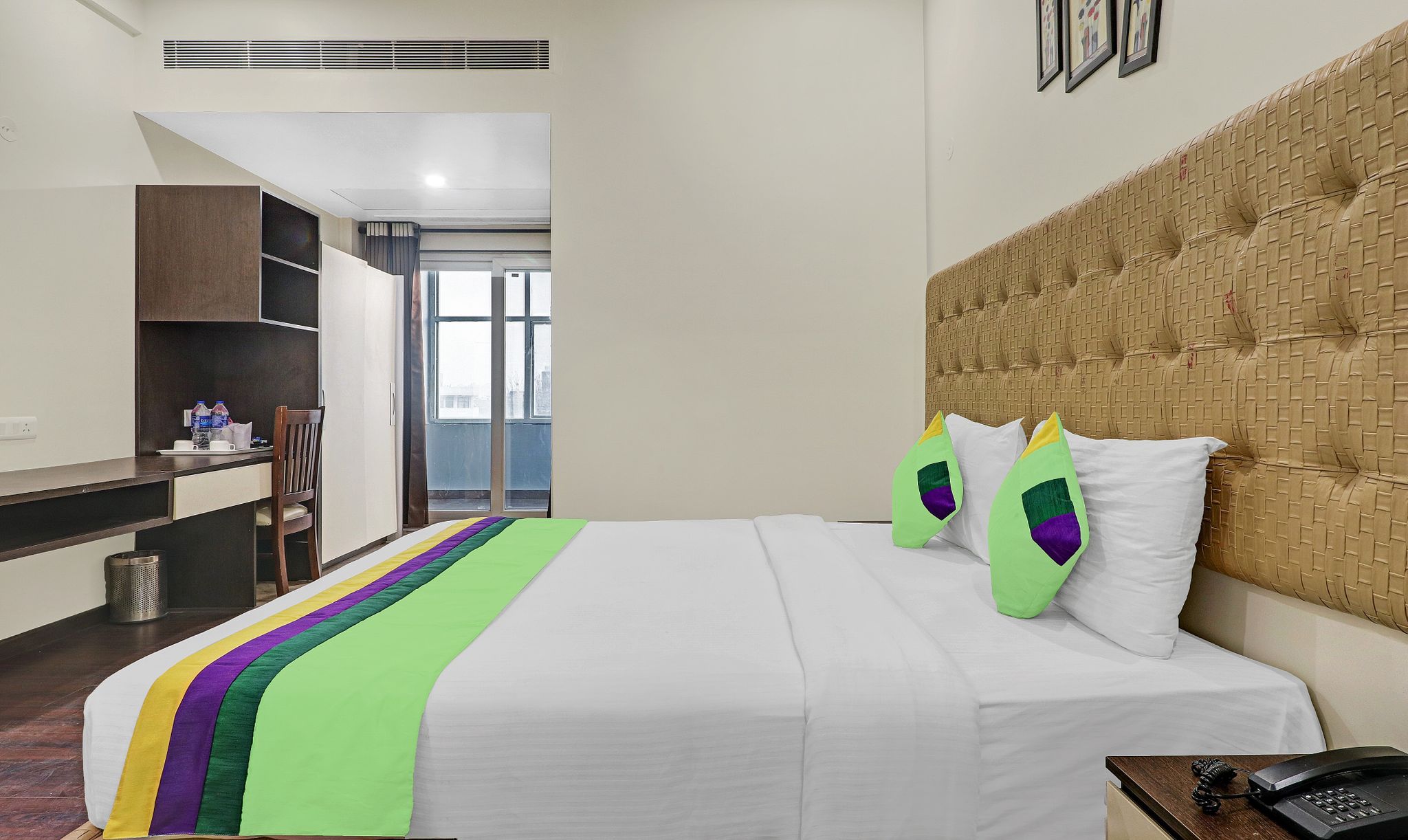 The Archer Deluxe Room With Balcony 2