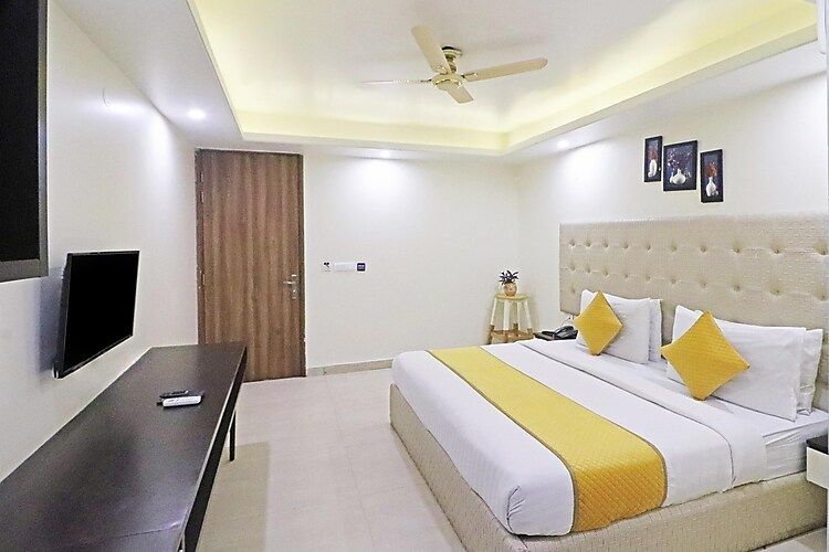 The Archer Deluxe Room With Balcony 4