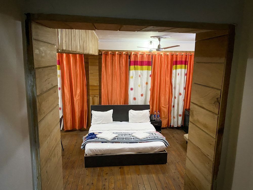 The Canadian Woods Resort Standard Room 2