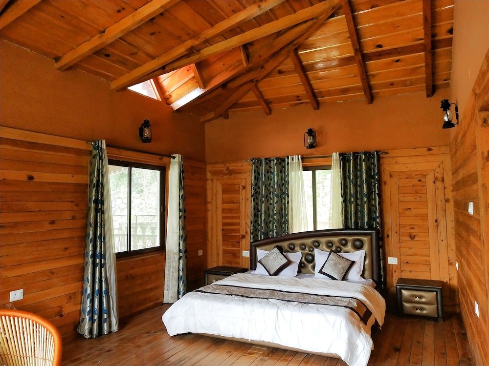 The Canadian Woods Resort Standard Room 3