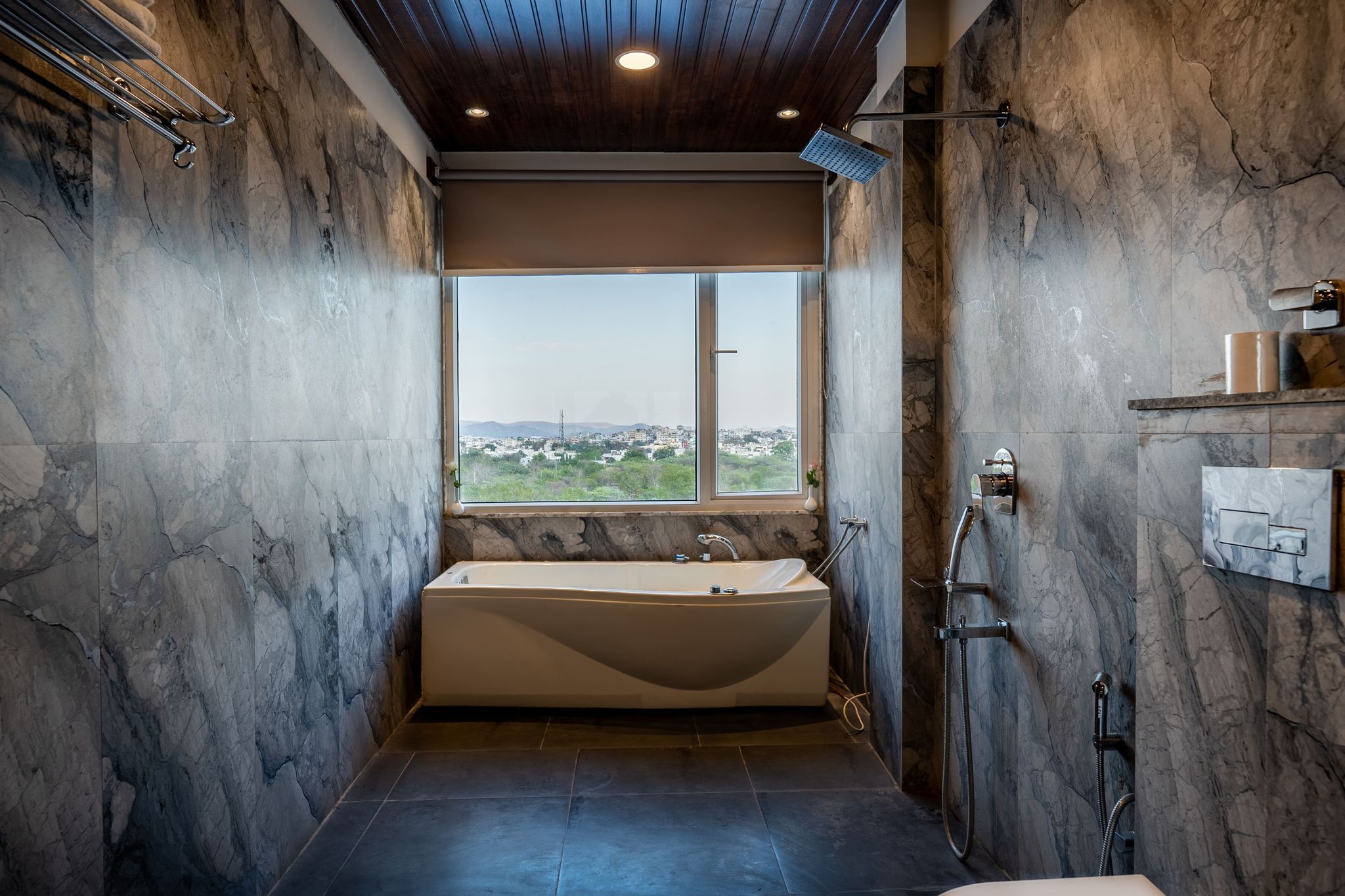 Royal Suite with Bathtub