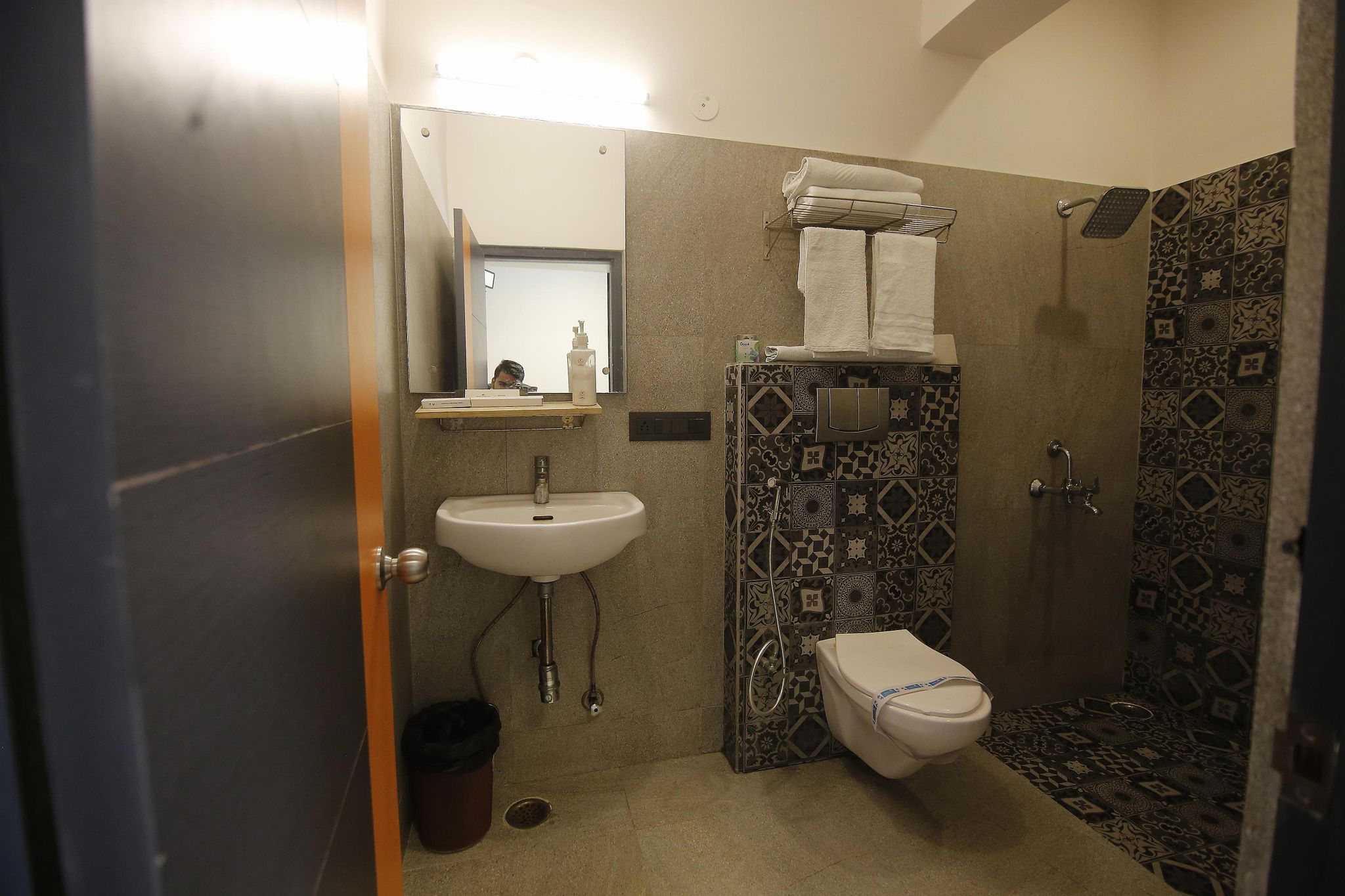 Virohaa Garden Hotel Deluxe Room 9