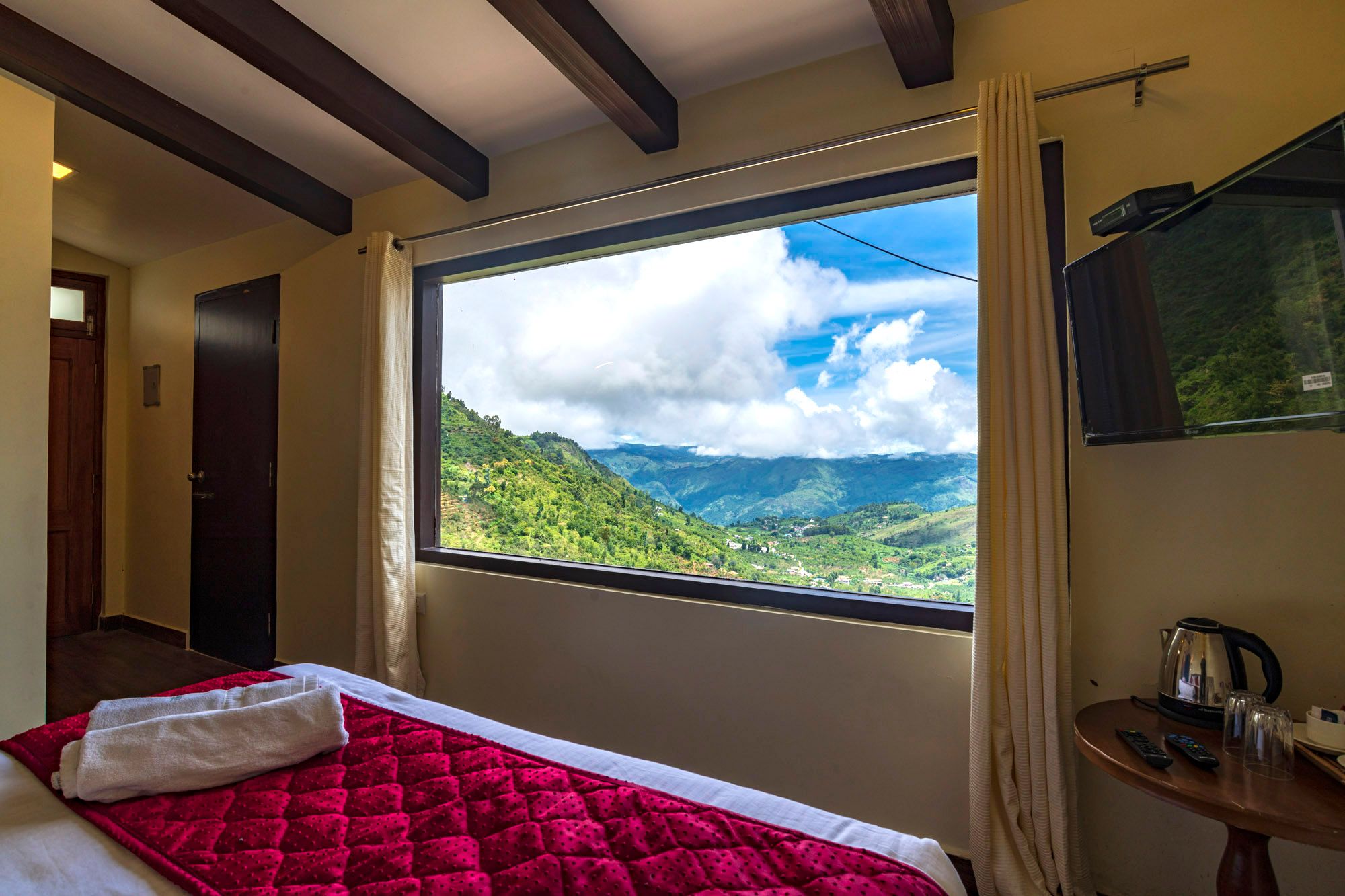 Warmth Hill Crest Deluxe Mountain View 12