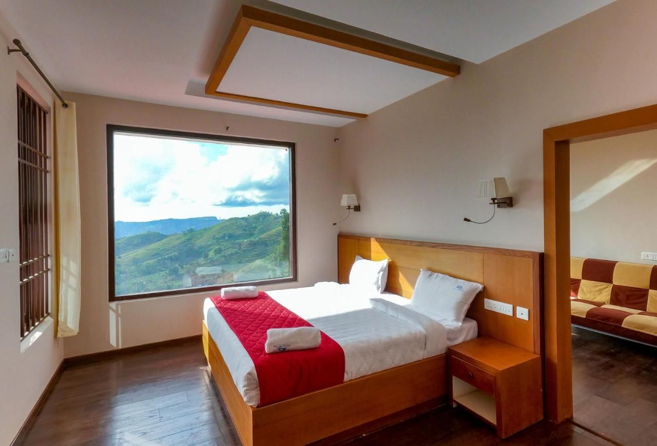 Suite with Mountain View