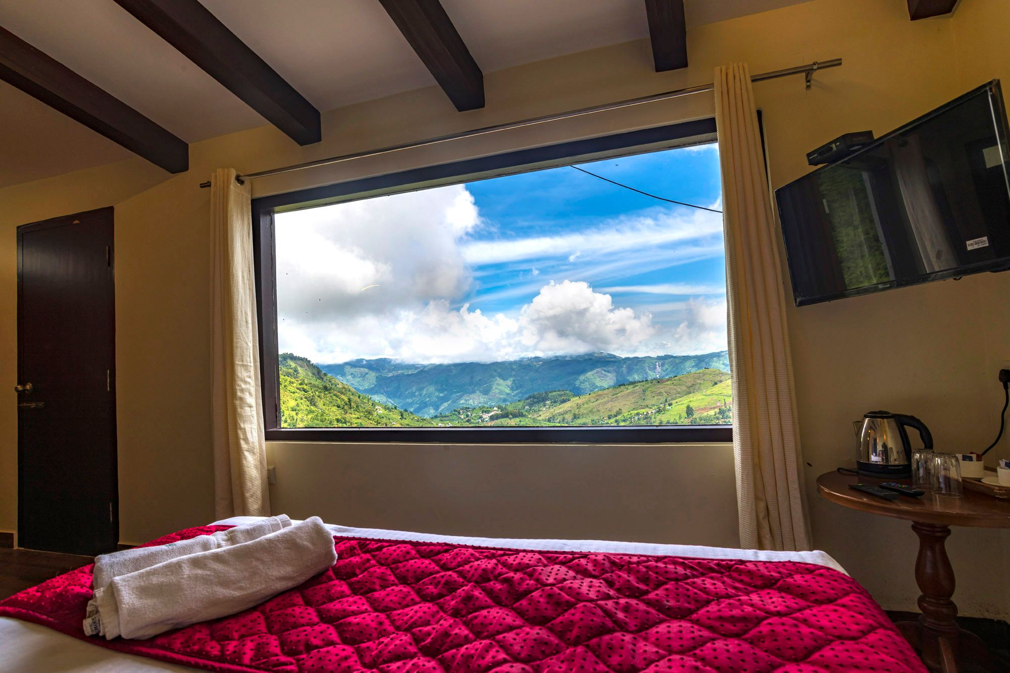 Warmth Hill Crest Deluxe Mountain View 14