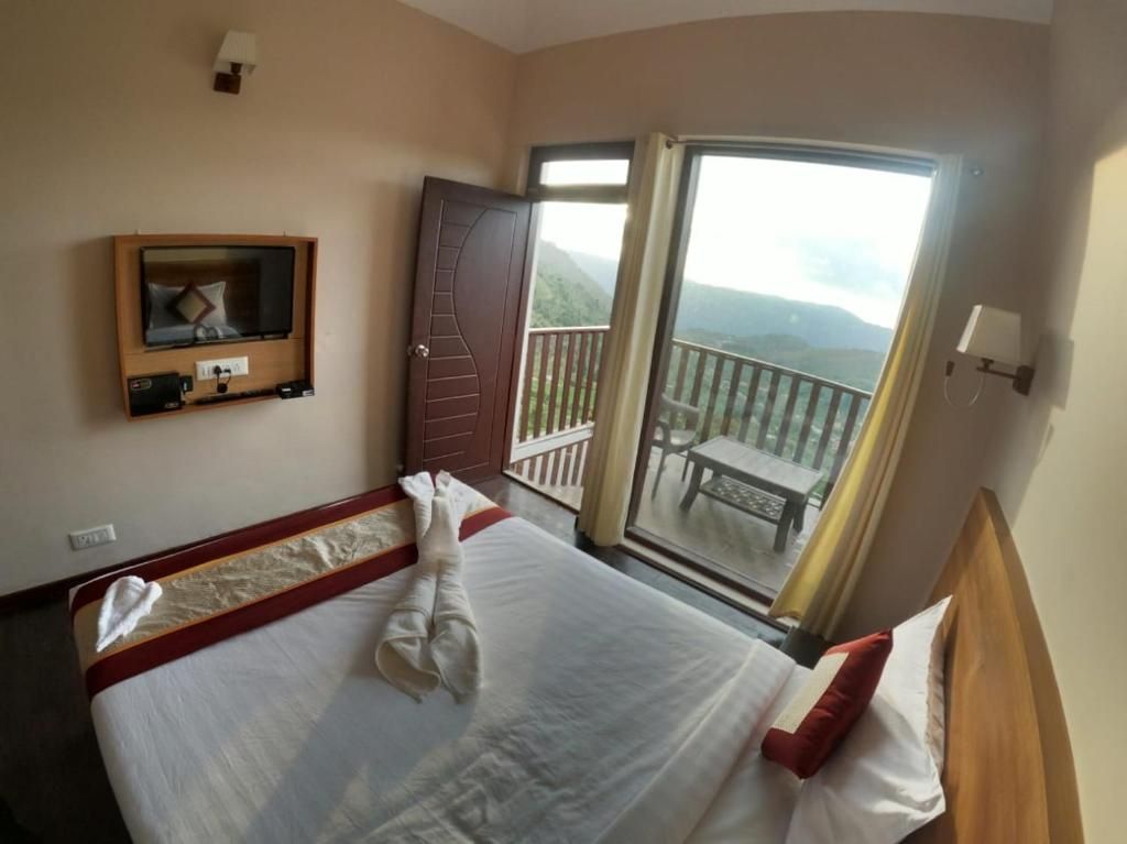 Warmth Hill Crest Premium Mountain View Room(Balcony) 8
