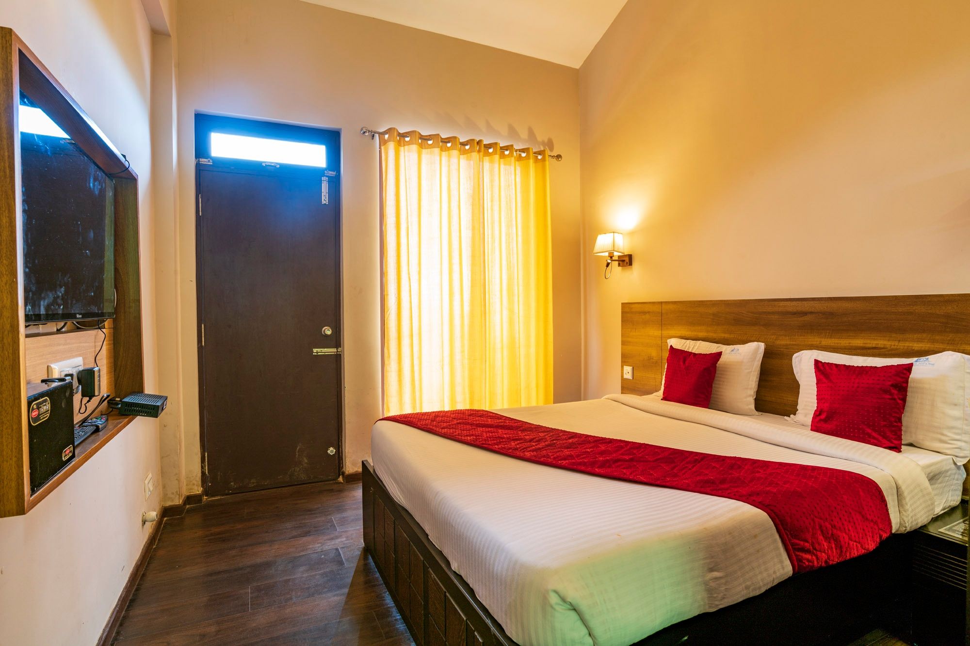 Warmth Hill Crest Premium Mountain View Room(Balcony) 4