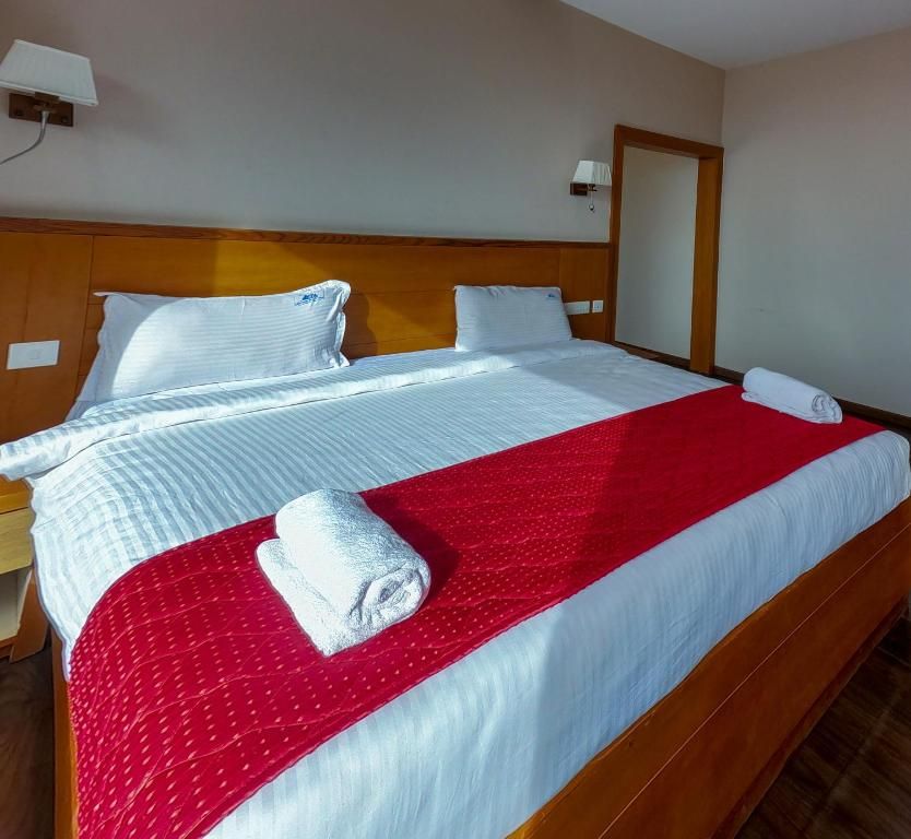 Warmth Hill Crest Deluxe Mountain View 5