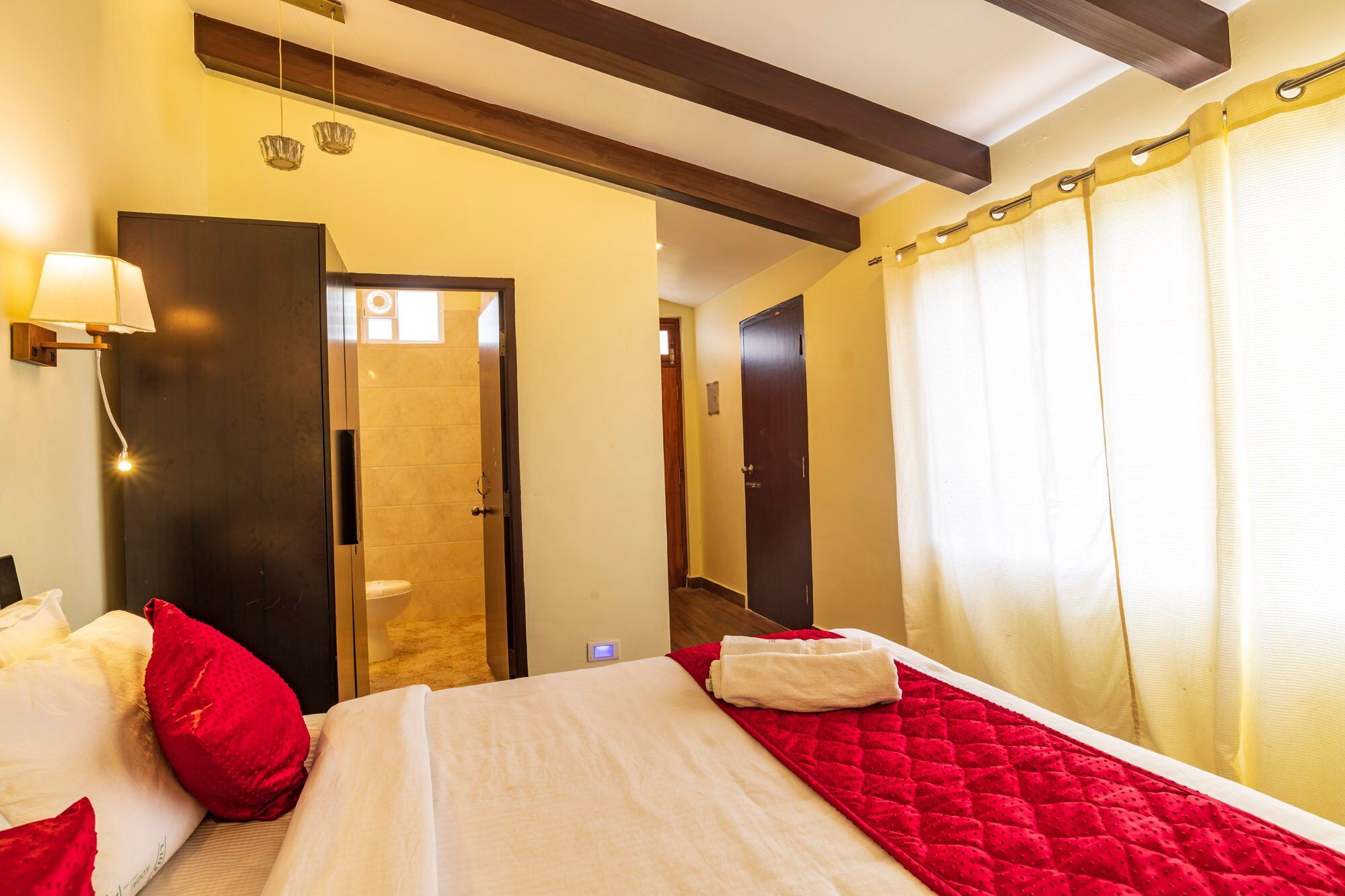 Warmth Hill Crest Deluxe Mountain View 8