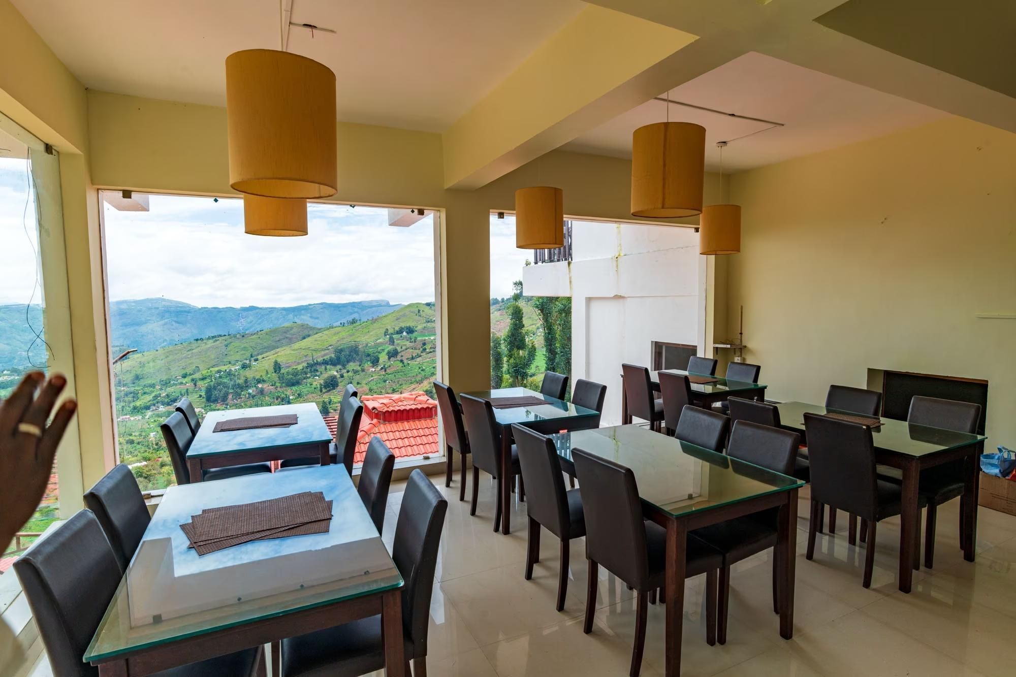 Food & Dining