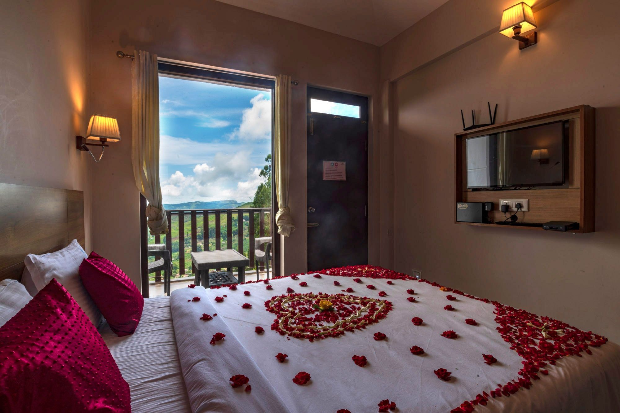 Warmth Hill Crest Premium Mountain View Room(Balcony) 3