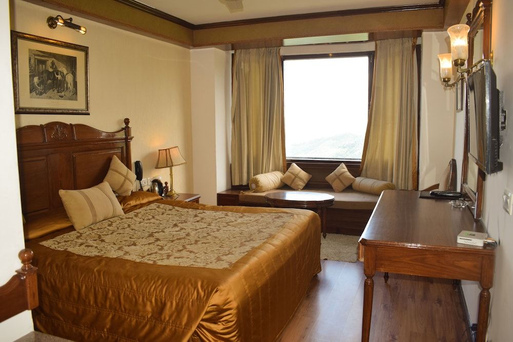 Sun n Snow Inn by Leisure Hotels Himalayan View Room 4