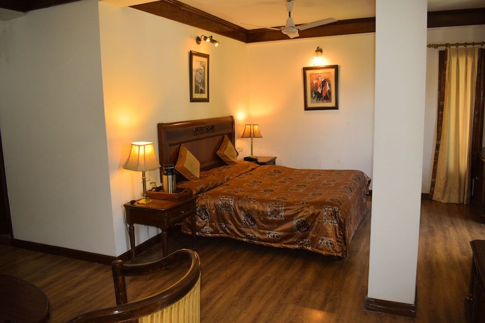 Sun n Snow Inn by Leisure Hotels Himalayan View Room 3